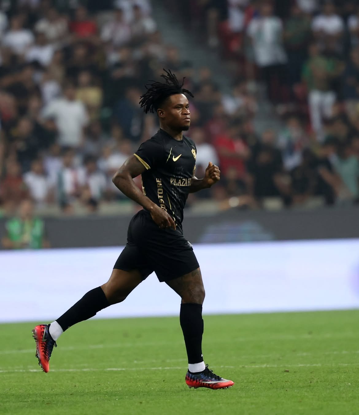 Gift Orban running during a match